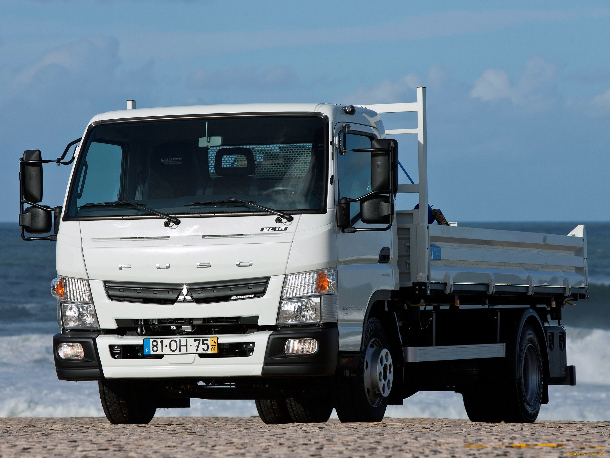 Mitsubishi fuso canter. Митсубиси Fuso Кантер. Грузовик Mitsubishi Fuso Canter. Митсубиси Фусо 2011.